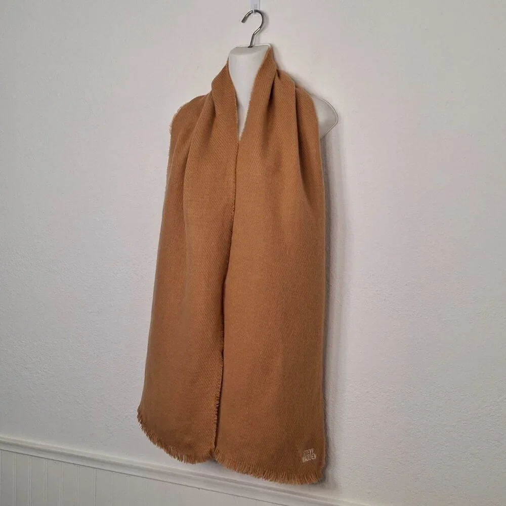 Steve Madden Camel Scarf Sz 78 x 13 Fringed Minimalist Preppy Neutral Academia